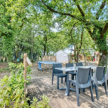 Holiday home Girolle *