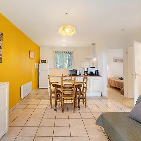 Holiday home Girolle *